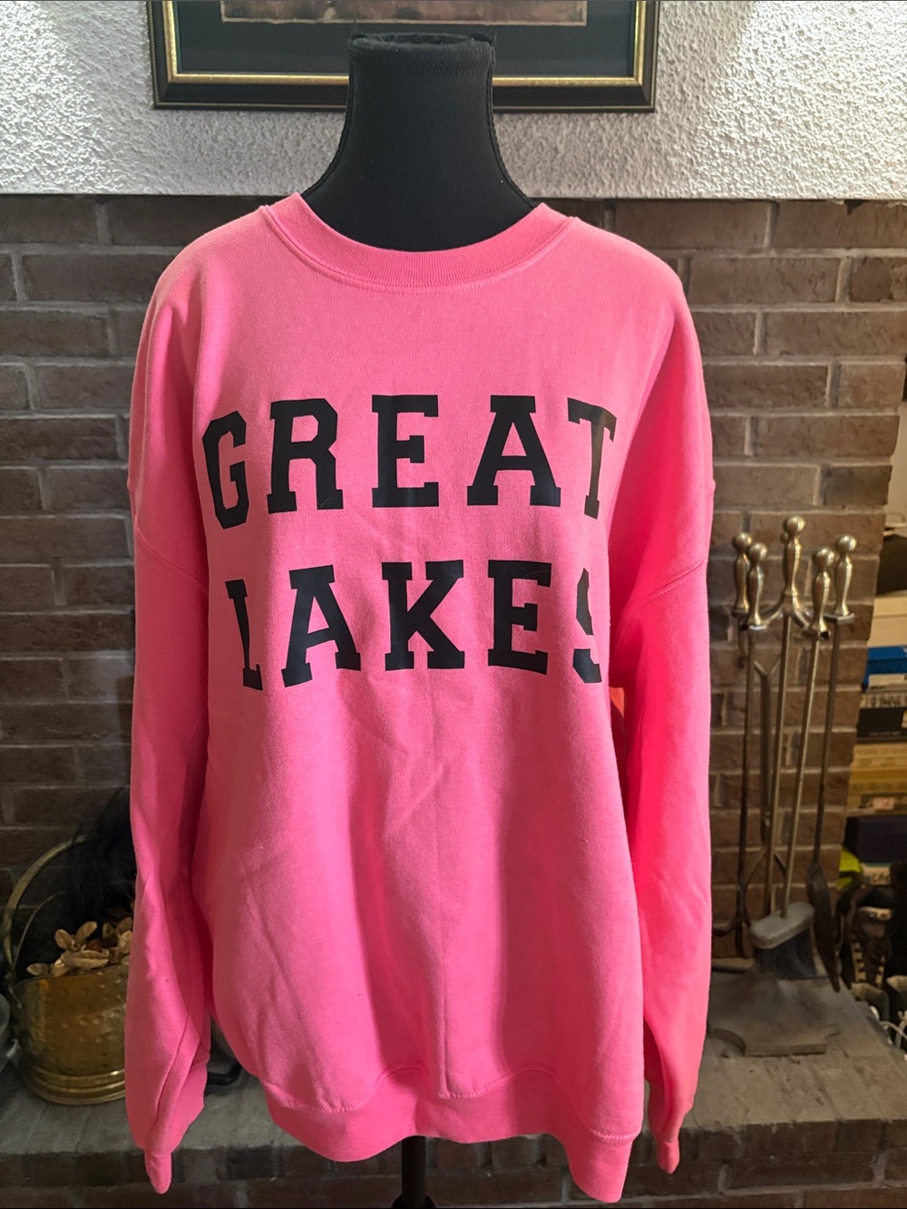 Gildan Hot Pink 'GREAT LAKES' Pullover Sweatshirt